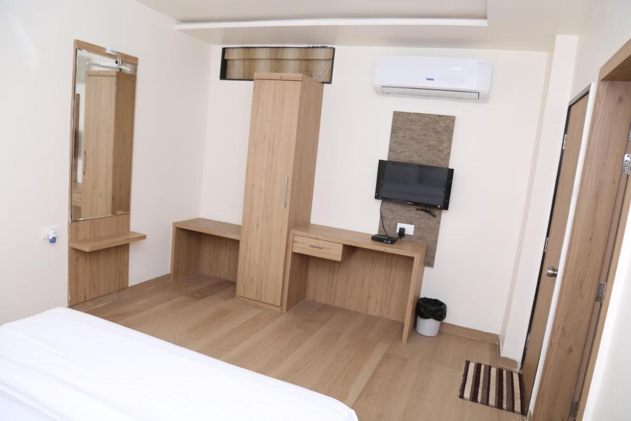 Hotel Lotus Chandrapur Eksteriør bilde